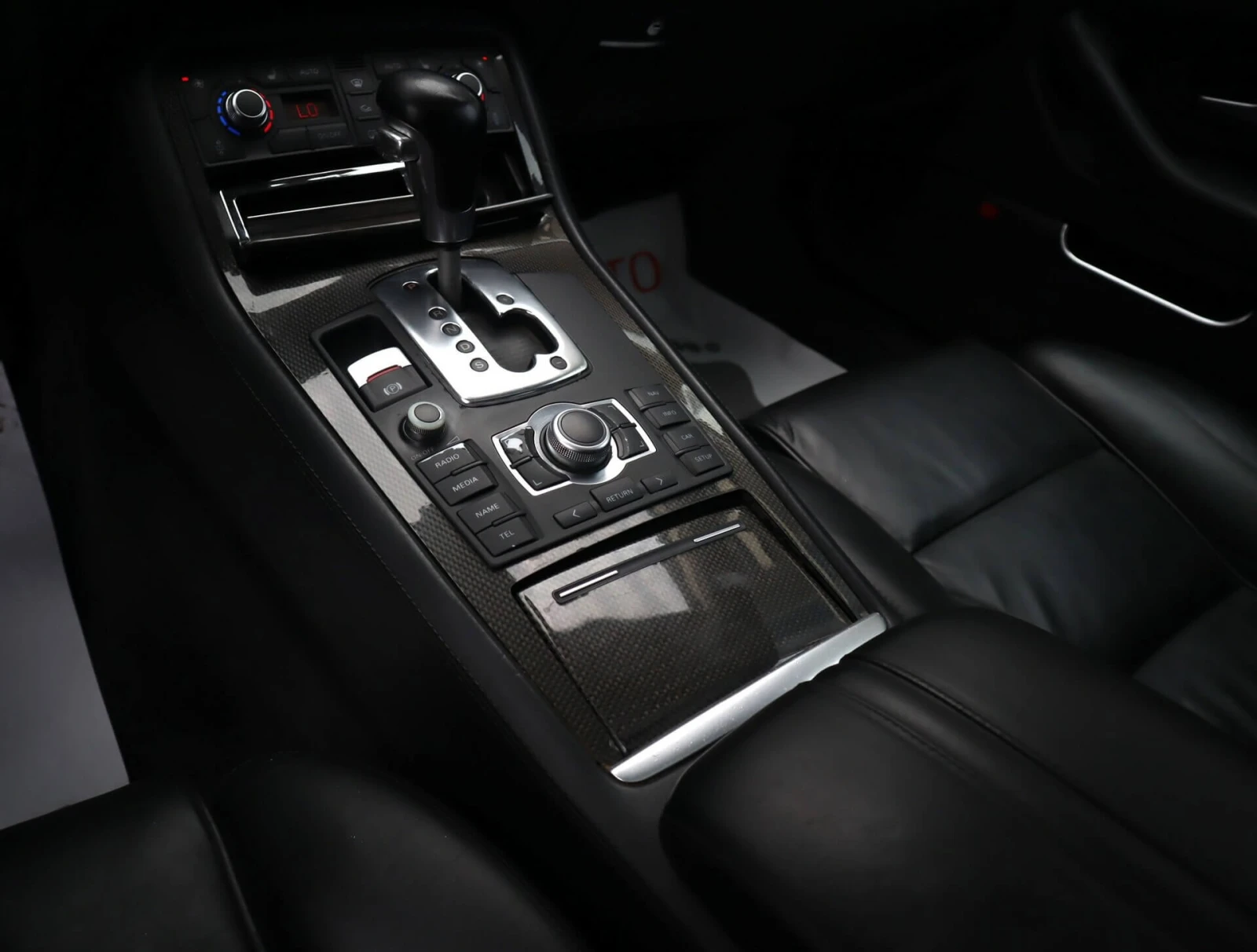 Audi S8 5.2FSI/Distronic/Lane Assist/Side Assist/Carbon/По, снимка 10 - Автомобили и джипове - 54062766