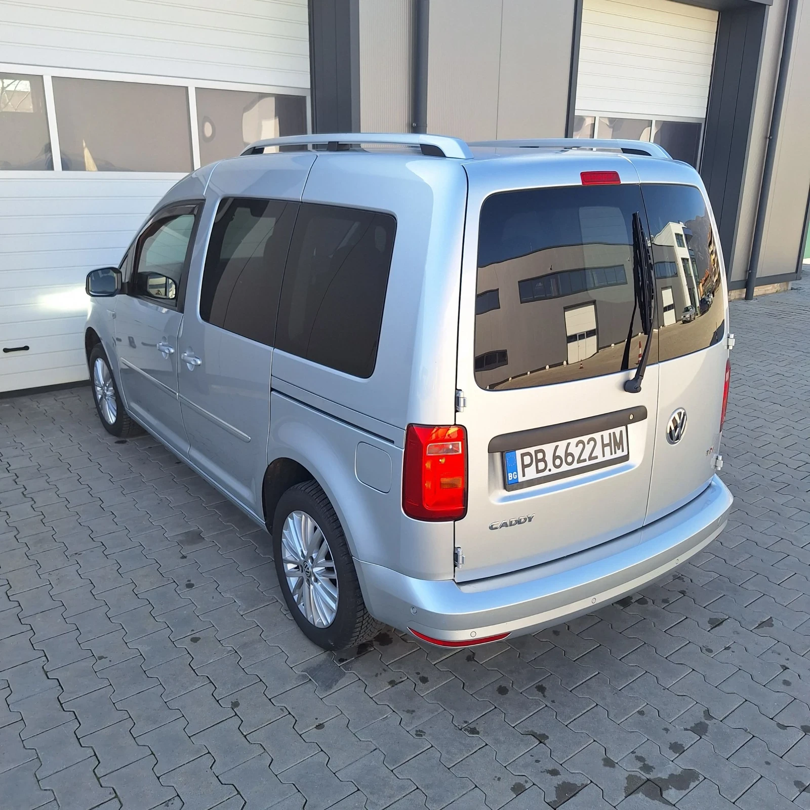 VW Caddy 2.0 TDI 150 к.с. (6-степенна ръчна), снимка 6 - Автомобили и джипове - 54114364