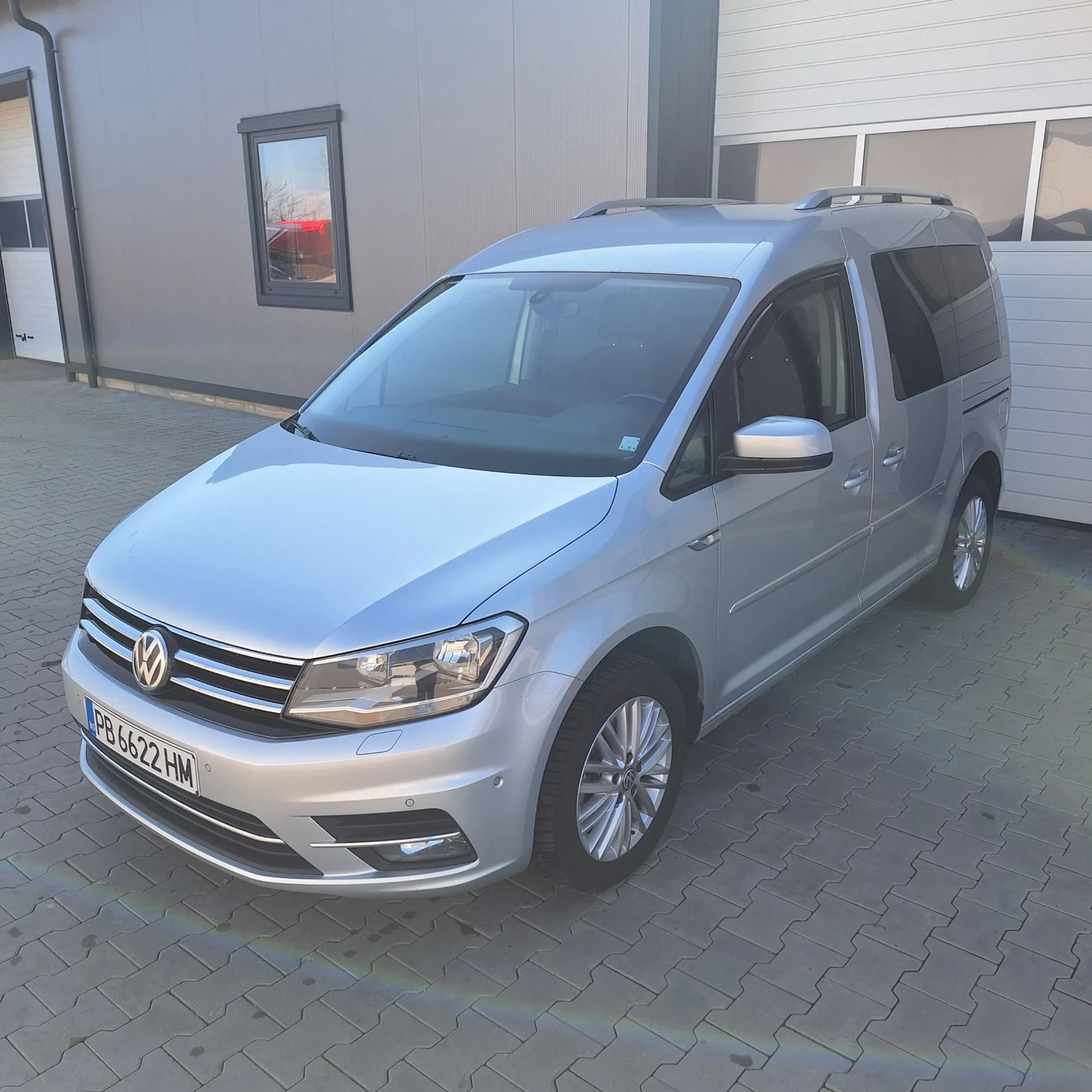 VW Caddy 2.0 TDI 150 к.с. (6-степенна ръчна), снимка 3 - Автомобили и джипове - 54114364