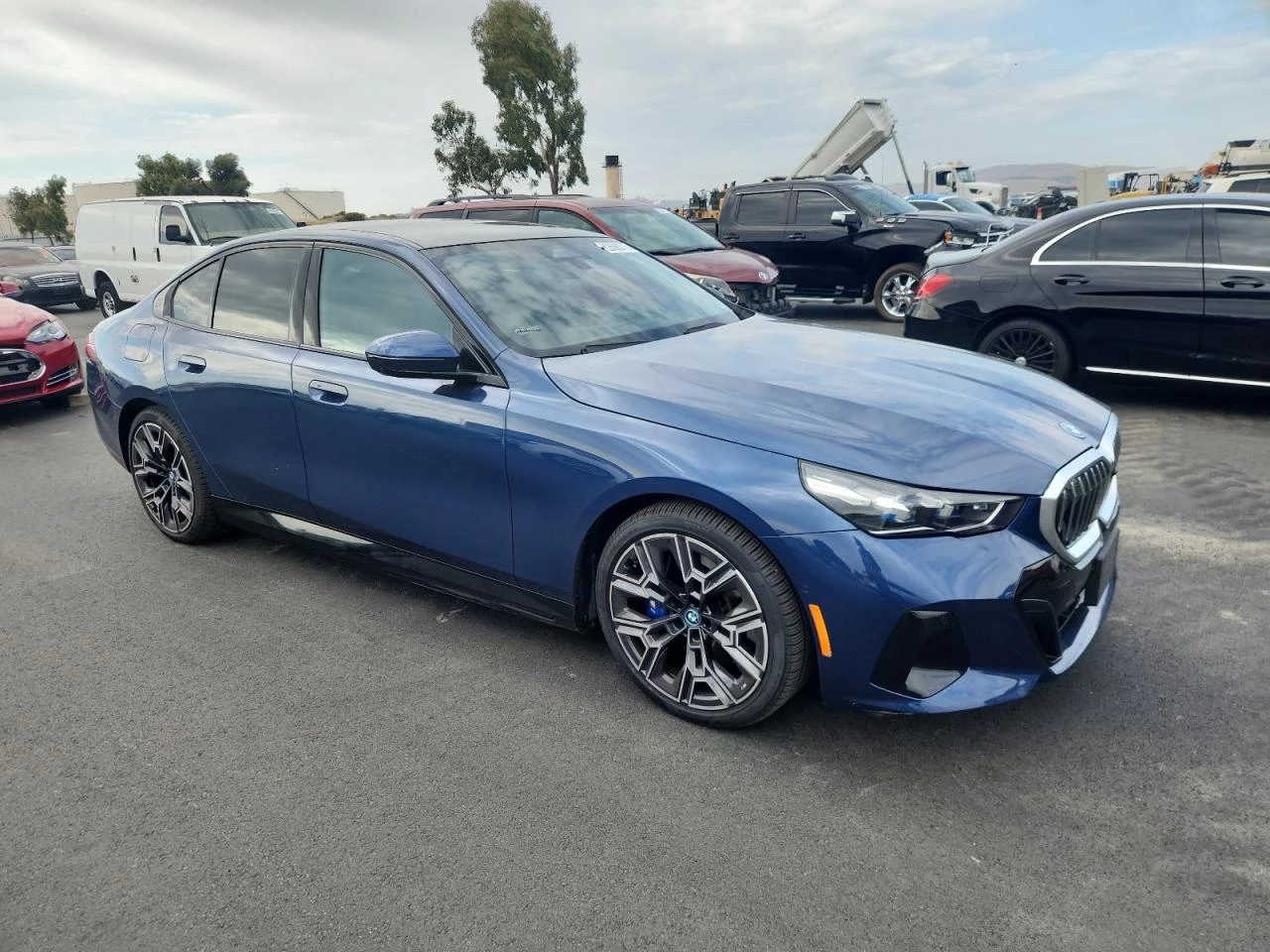 BMW i5 eDrive40 Sedan, снимка 4 - Автомобили и джипове - 54152639
