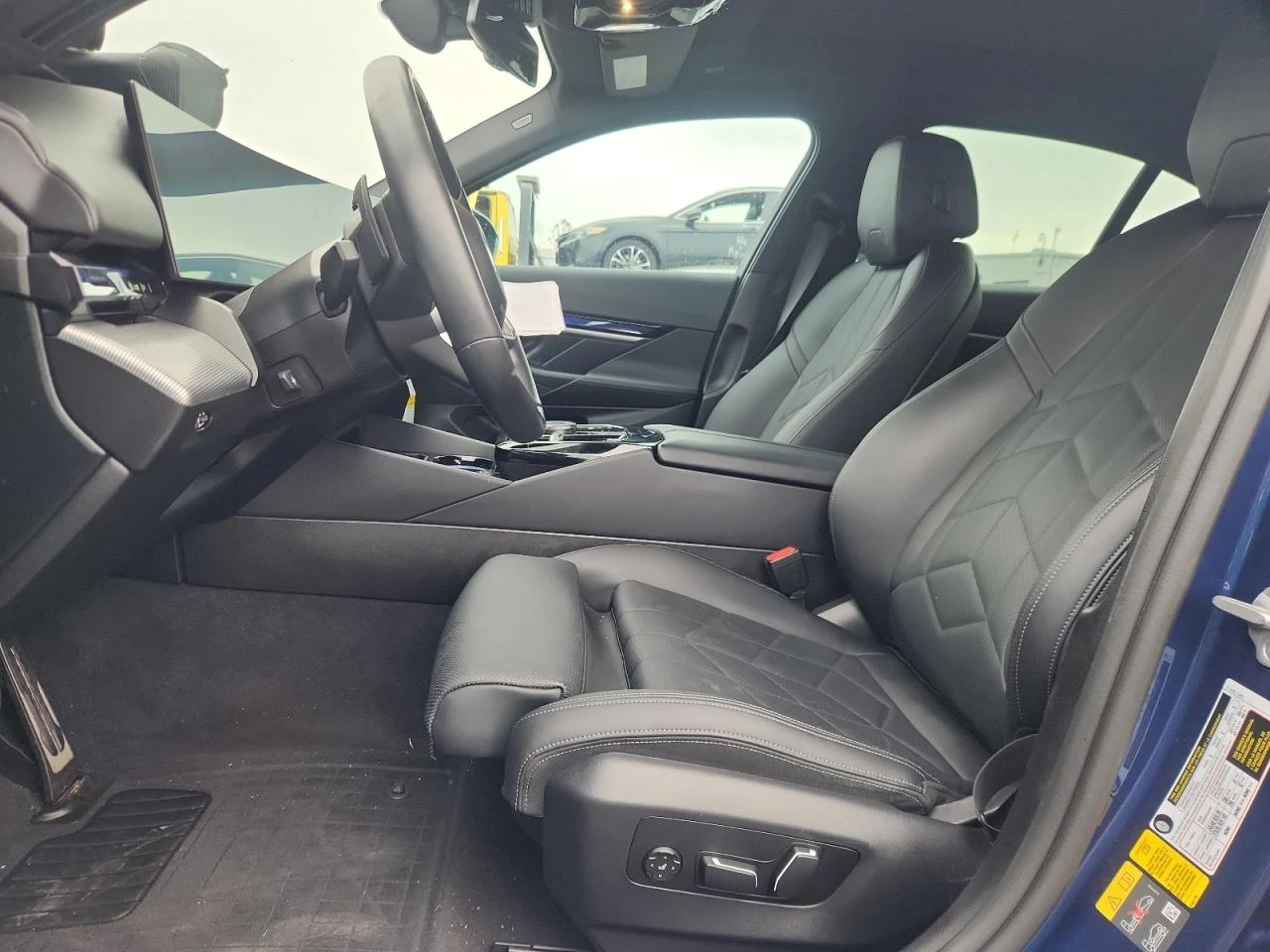 BMW i5 eDrive40 Sedan, снимка 7 - Автомобили и джипове - 54152639