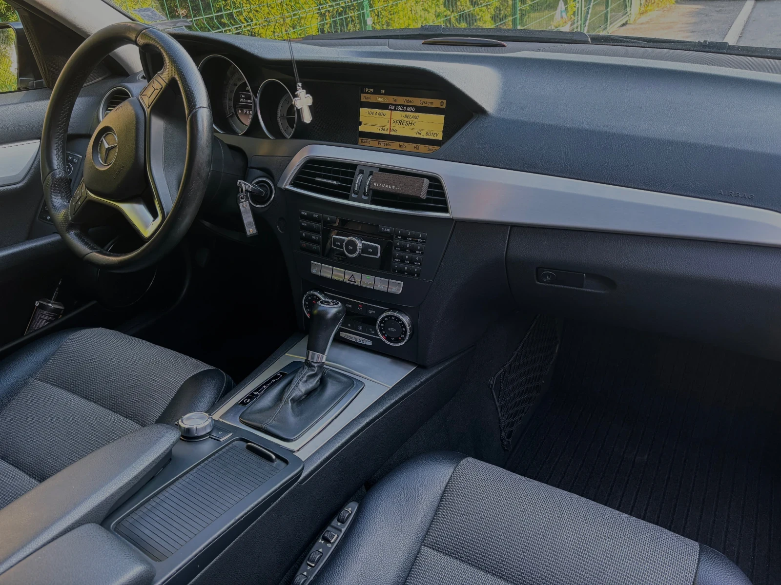 Mercedes-Benz C 220 Avantgarde, Face, снимка 7 - Автомобили и джипове - 54392393