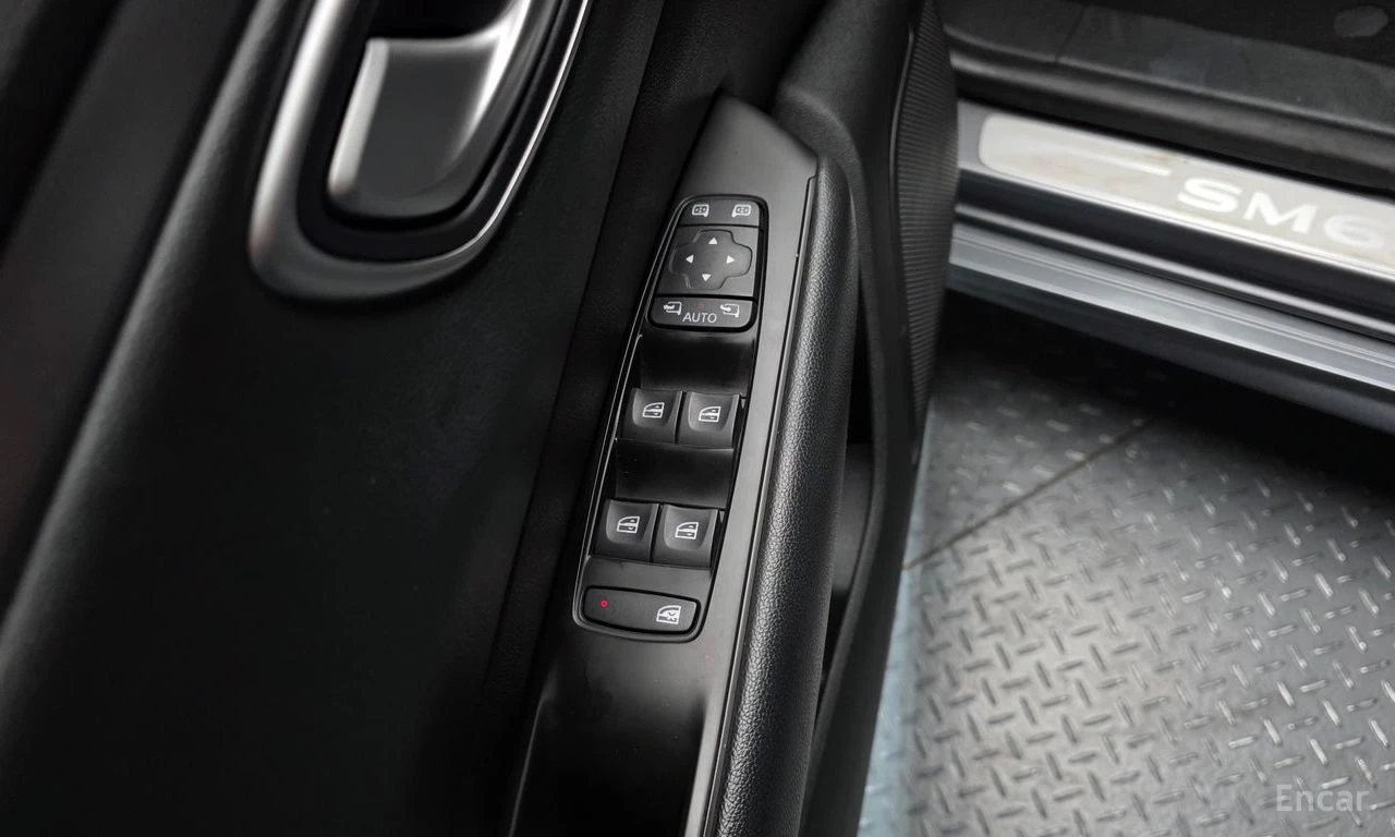 Renault Samsung SM6 * 2.0GDe* КОЖА* ПОДГРЕВ* КАМЕРА* LED* NAVI* , снимка 14 - Автомобили и джипове - 54460267
