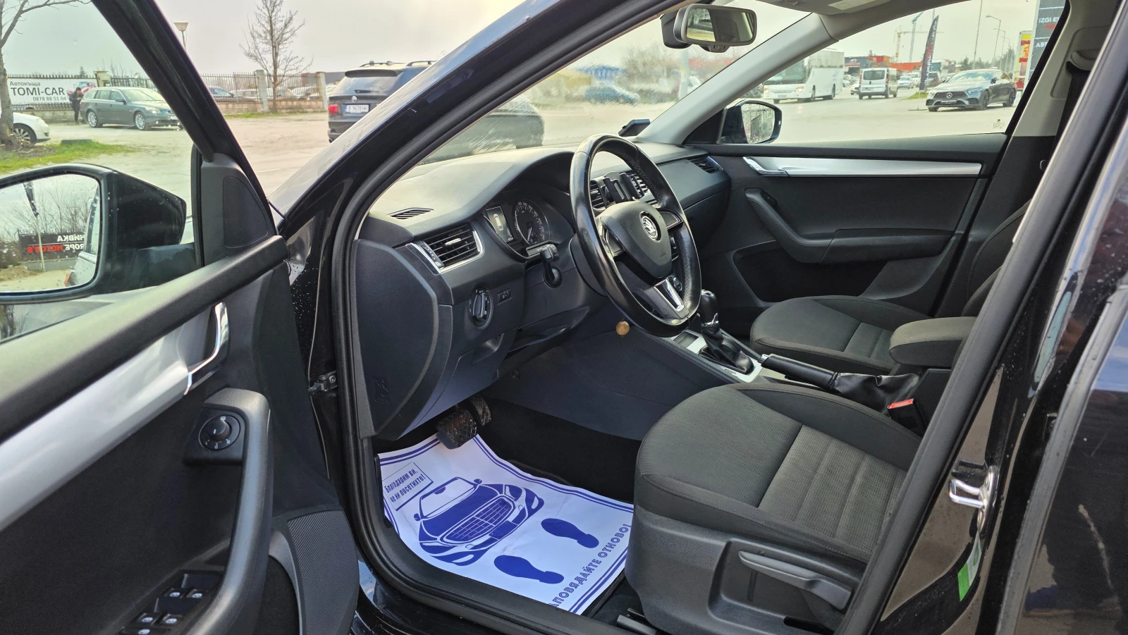 Skoda Octavia KATO ЧИСТО НОВ, снимка 6 - Автомобили и джипове - 54487472