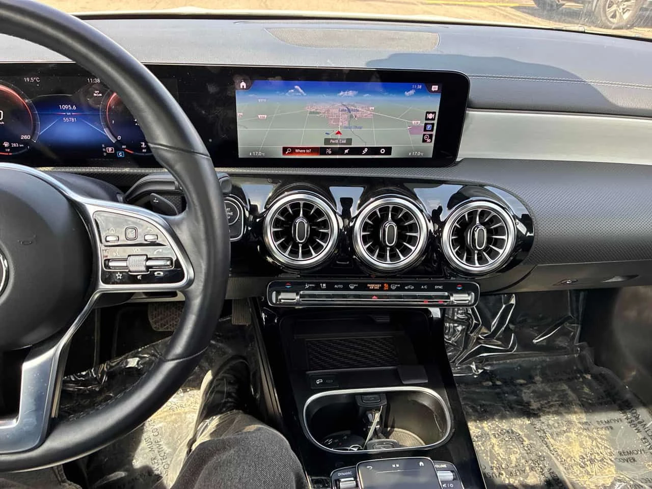 Mercedes-Benz CLA 250 PANORAMA| ПАМЕТ| ПОДГРЕВИ| CARFAX| , снимка 9 - Автомобили и джипове - 54640208