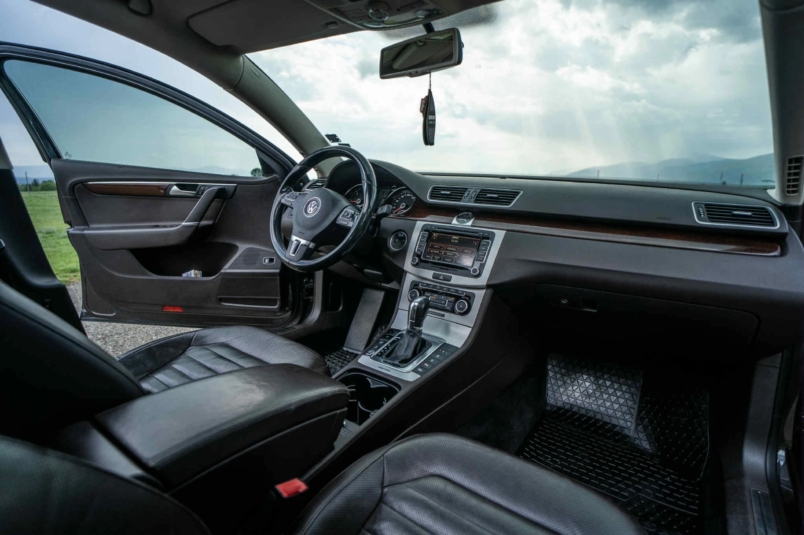 VW Passat, снимка 14 - Автомобили и джипове - 54885817