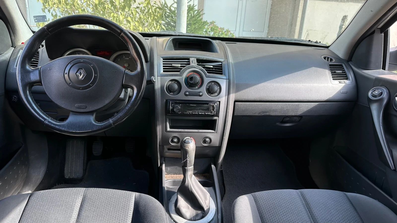 Renault Megane, снимка 10 - Автомобили и джипове - 55698086