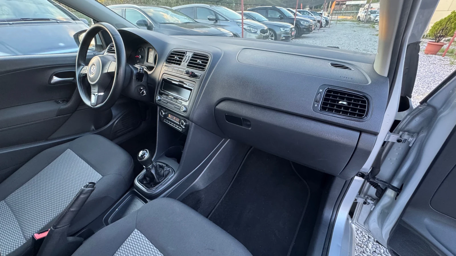VW Polo TDI EURO 5, снимка 12 - Автомобили и джипове - 55921729