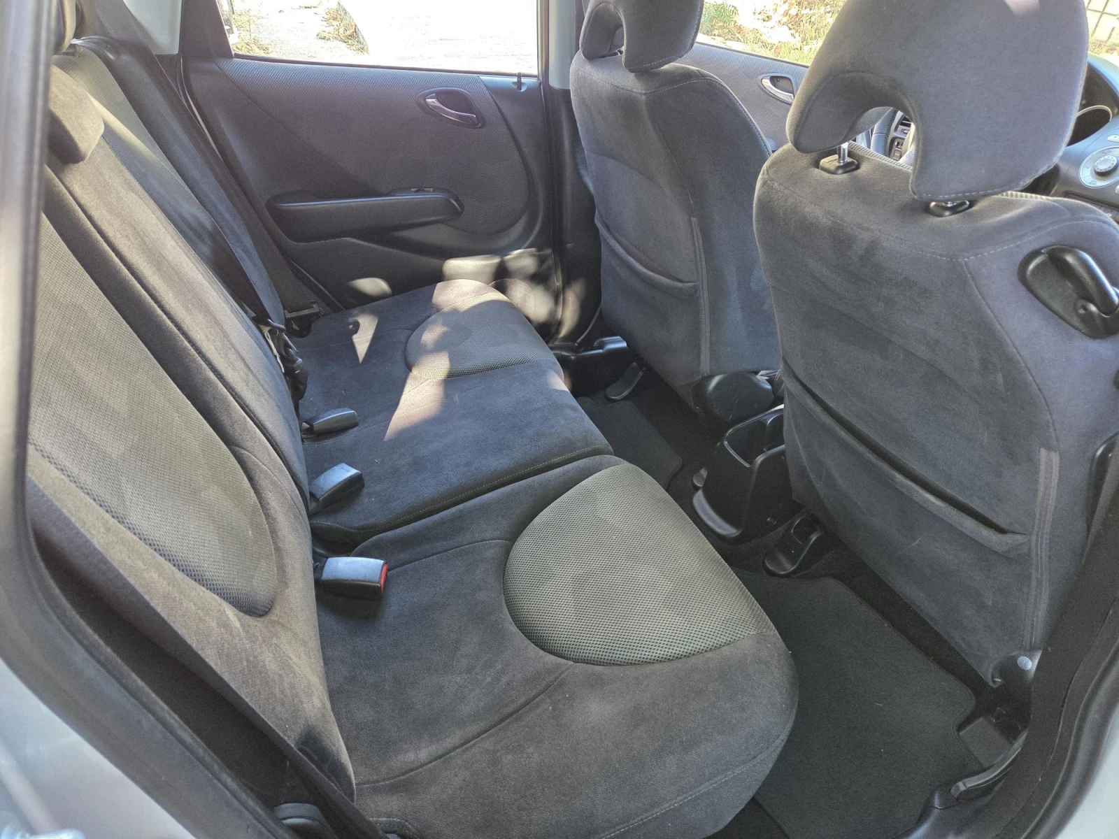 Honda Jazz 1.3 avtomatik, снимка 7 - Автомобили и джипове - 56112390