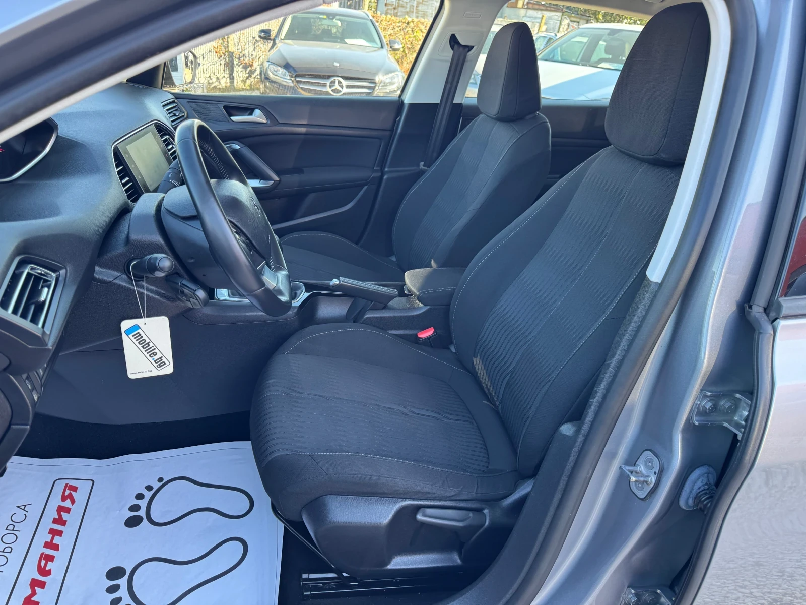 Peugeot 308 1.6HDI, снимка 13 - Автомобили и джипове - 56296796