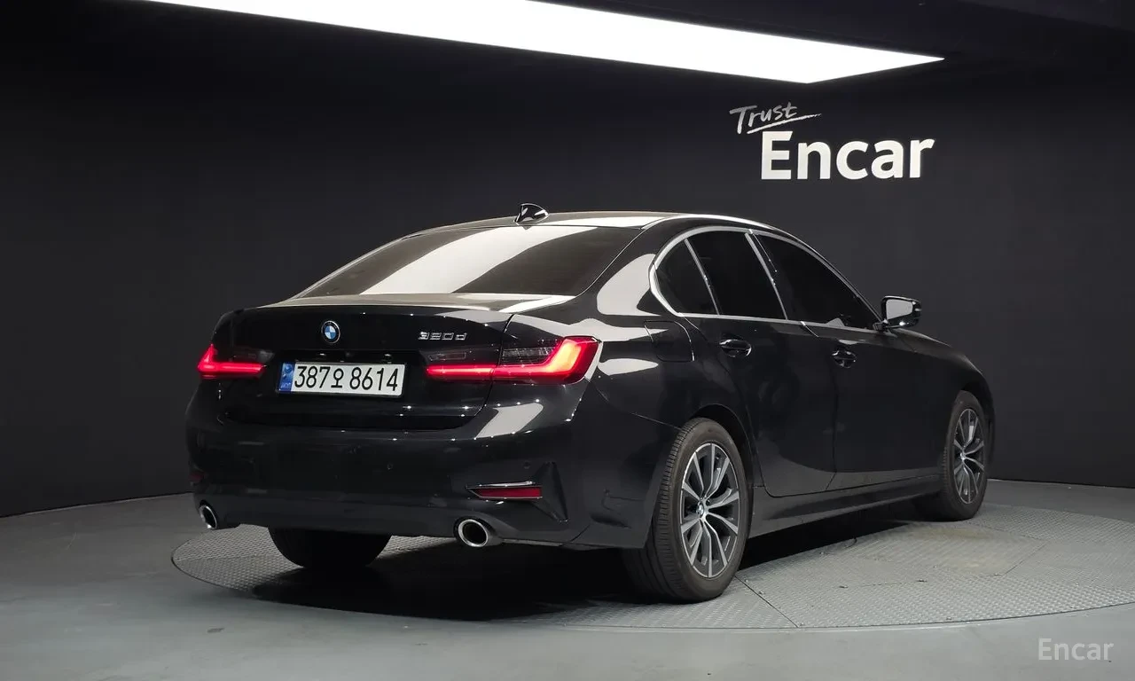 BMW 320 ПОДГРЕВИ | ОБДУХ | КАМЕРА | Ценв до Бг, снимка 2 - Автомобили и джипове - 56719044