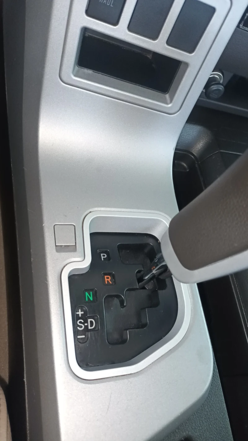 Toyota Tundra, снимка 8 - Автомобили и джипове - 50748068