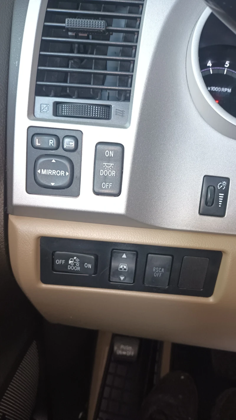 Toyota Tundra, снимка 10 - Автомобили и джипове - 50748068