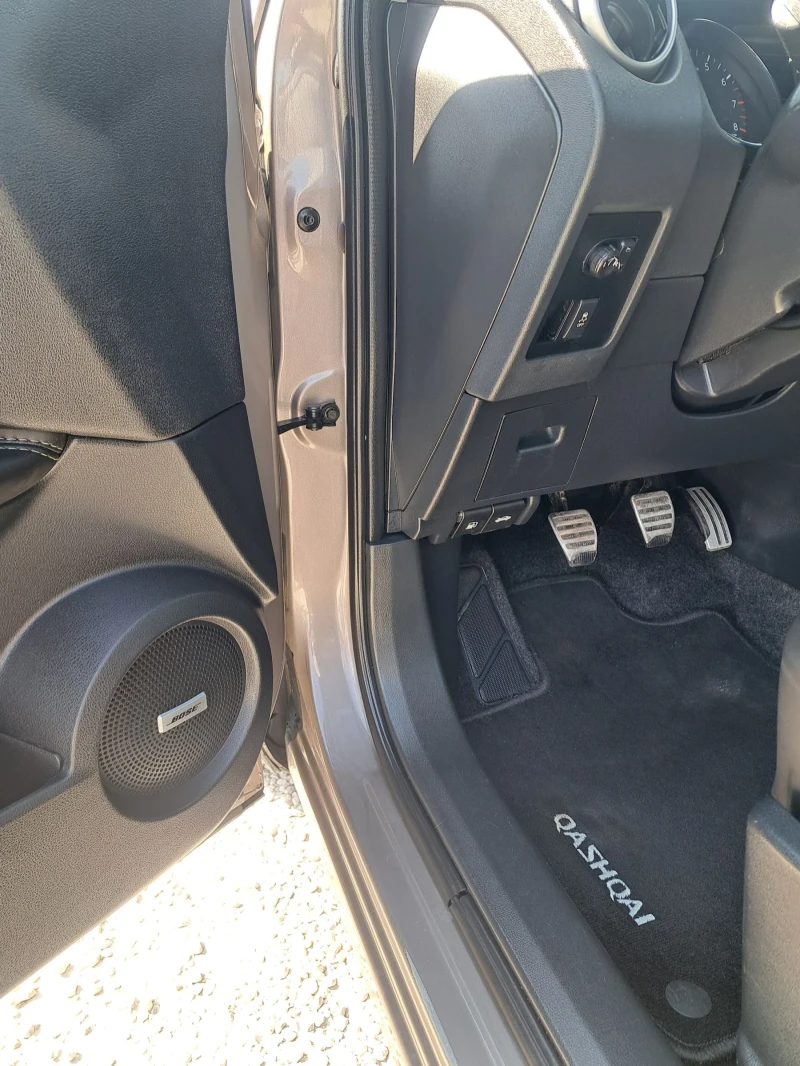 Nissan Qashqai 2.0 Швейцария, снимка 13 - Автомобили и джипове - 52501677