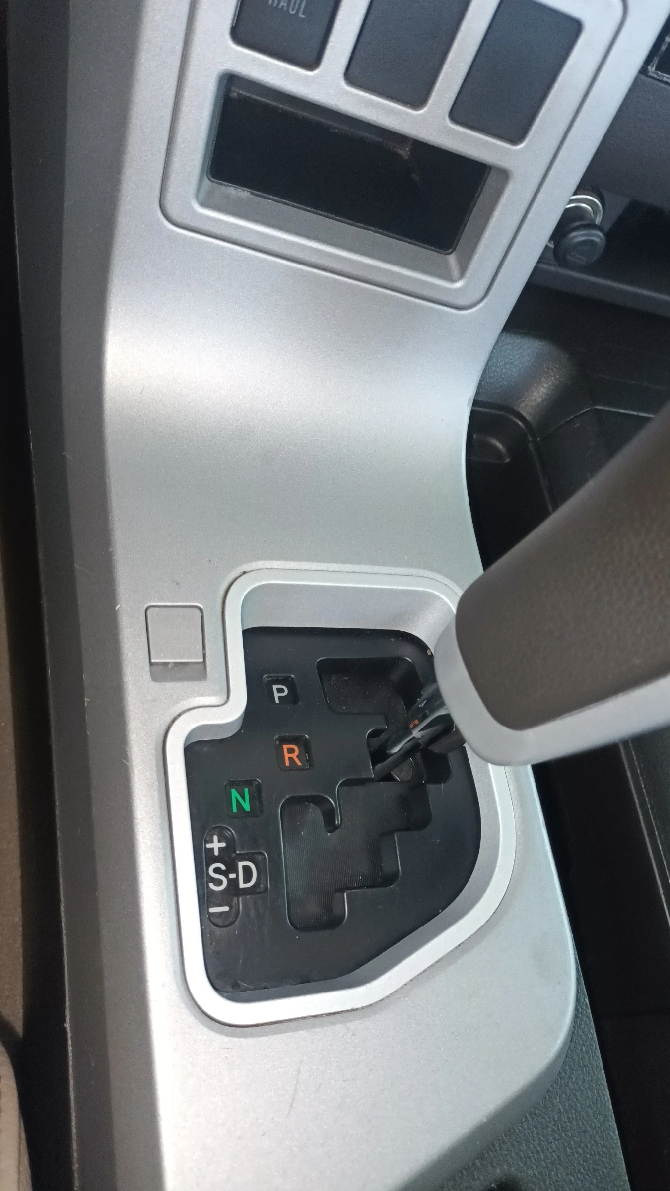Toyota Tundra  - изображение 8
