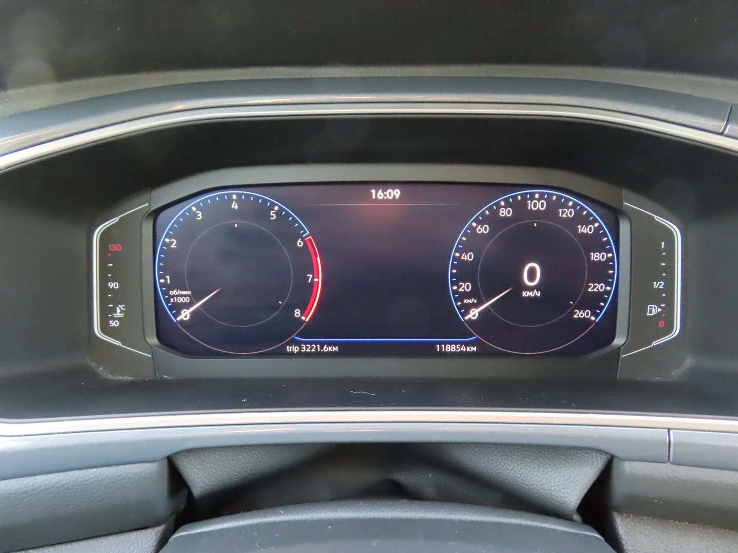 VW T-Roc VW T- Roc Style 1.5 TSI OPF DSG - изображение 7