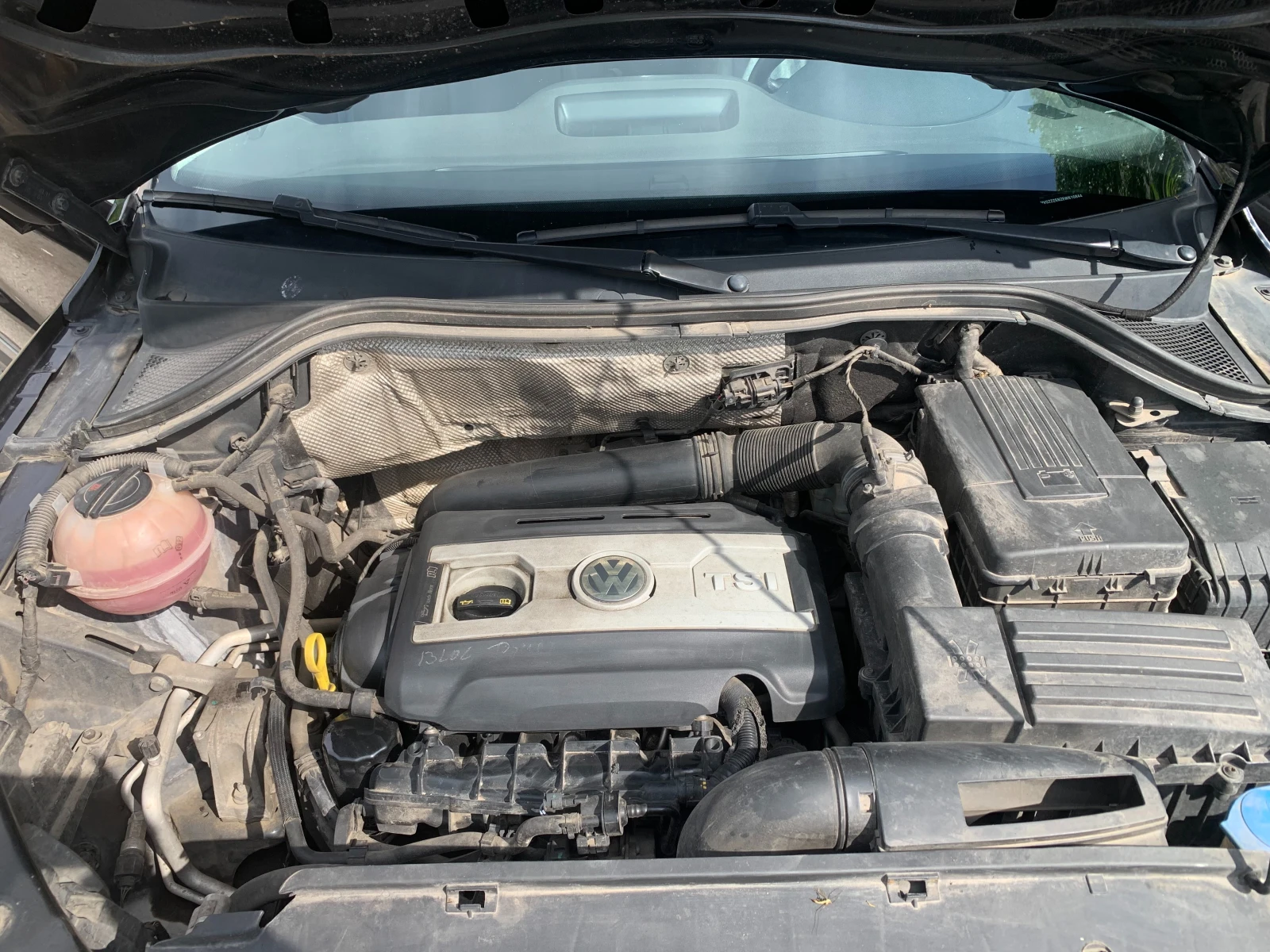 VW Tiguan TIGUAN 2.0 Tsi // FULL , снимка 17 - Автомобили и джипове - 54550816