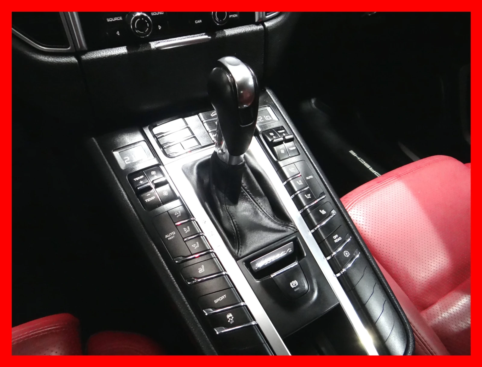 Porsche Macan S 3.0 V6 / SPORT CHRONO / RED INTERIOR, снимка 12 - Автомобили и джипове - 54691370
