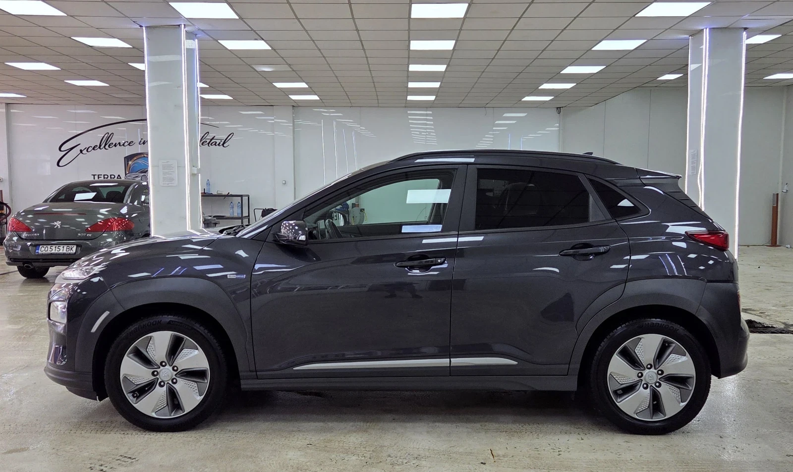 Hyundai Kona 64KWh/Premium/Шибидах/Теглич, снимка 5 - Автомобили и джипове - 54703455