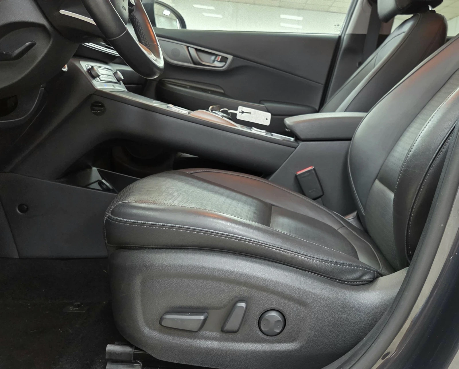 Hyundai Kona 64KWh/Premium/Шибидах/Теглич, снимка 7 - Автомобили и джипове - 54703455