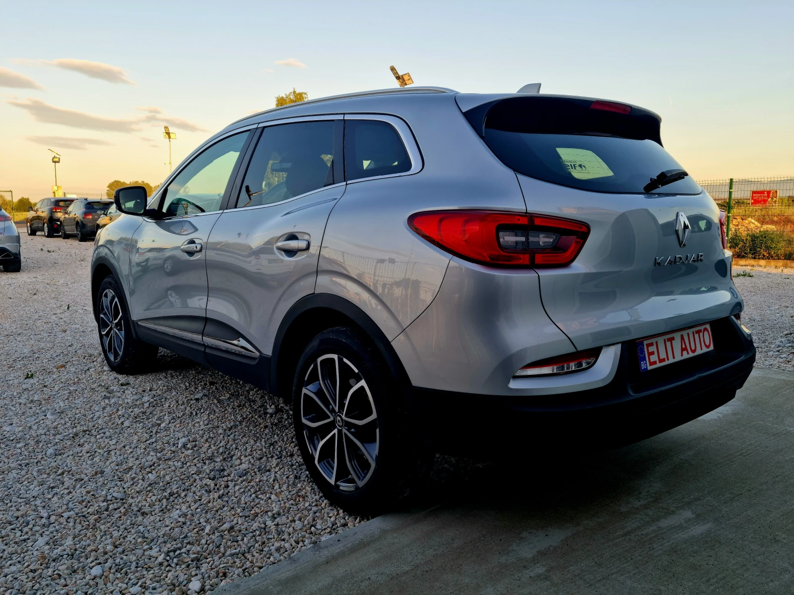 Renault Kadjar 1.5 DCI 115ks.EVRO 6D Facelift, снимка 8 - Автомобили и джипове - 54779401