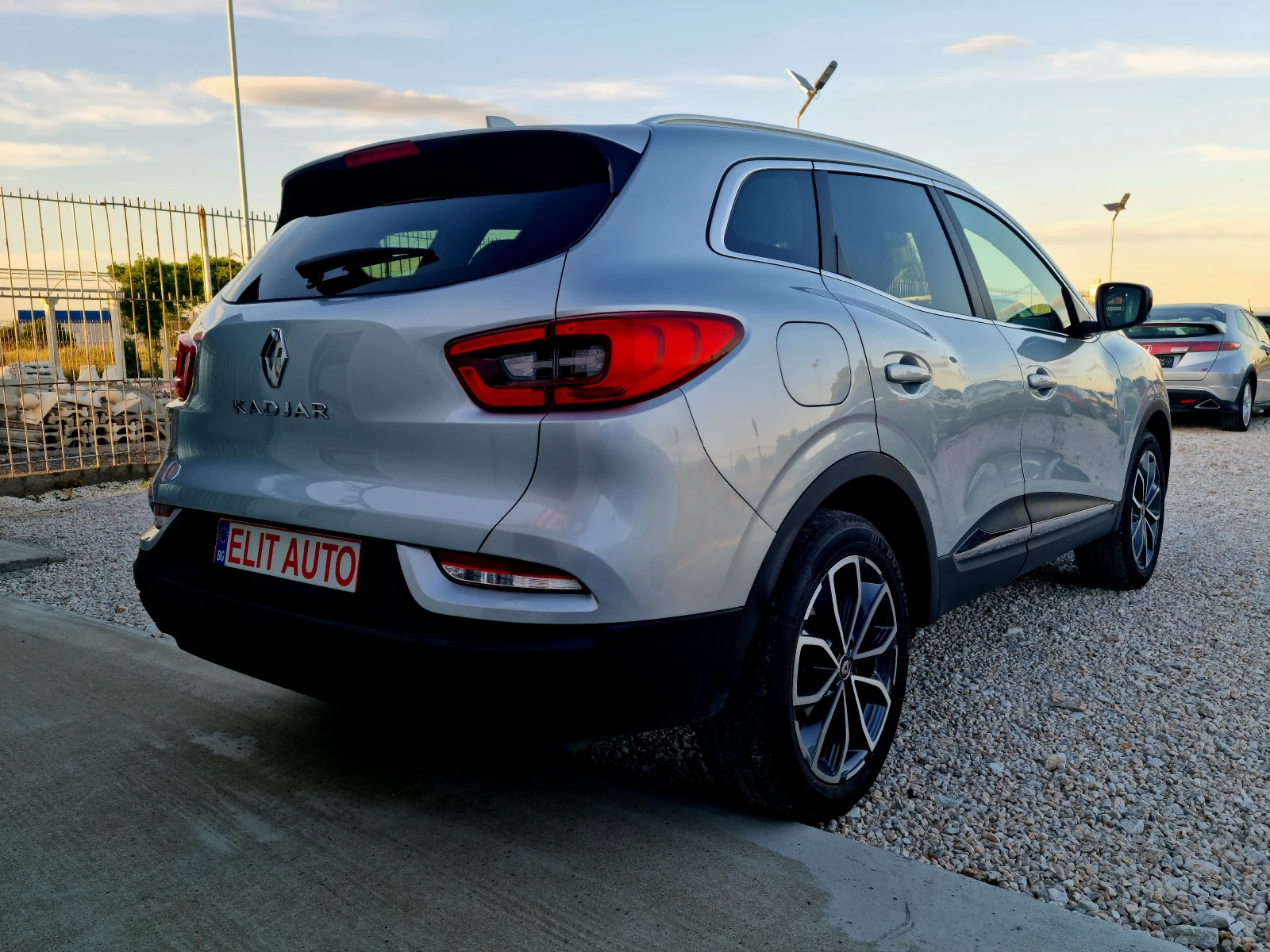 Renault Kadjar 1.5 DCI 115ks.EVRO 6D Facelift, снимка 6 - Автомобили и джипове - 54779401