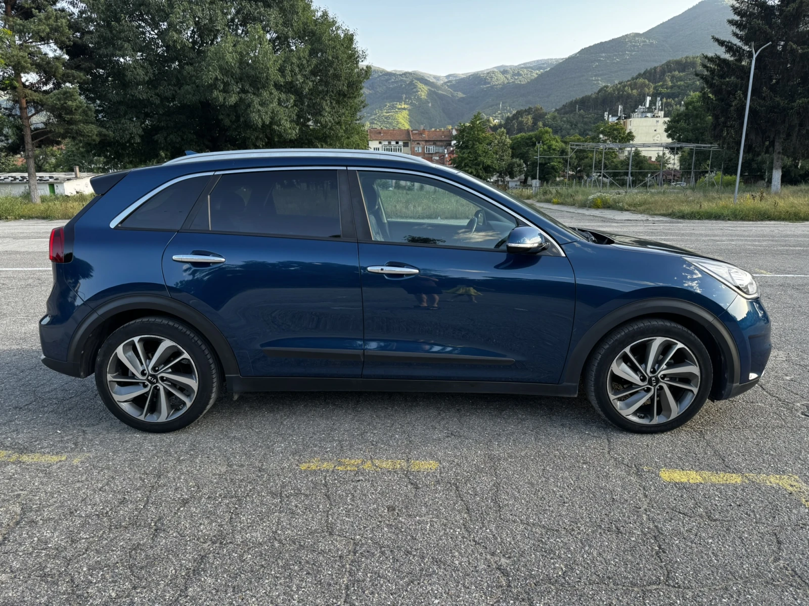 Kia Niro 1.6 Hybrid, снимка 3 - Автомобили и джипове - 55097259