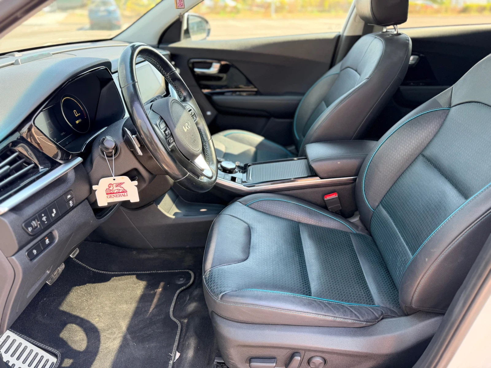 Kia Niro 64kwh-Гаранция-Всички екстри-Лизинг, снимка 9 - Автомобили и джипове - 55749309