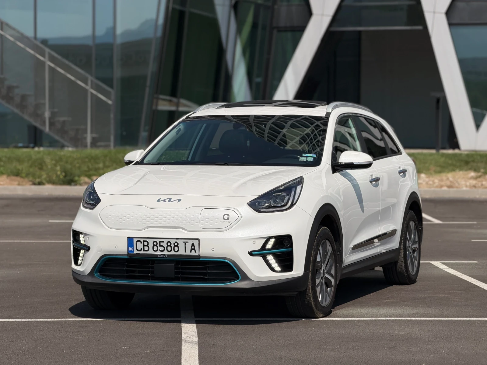 Kia Niro 64kwh-Гаранция-Всички екстри-Лизинг