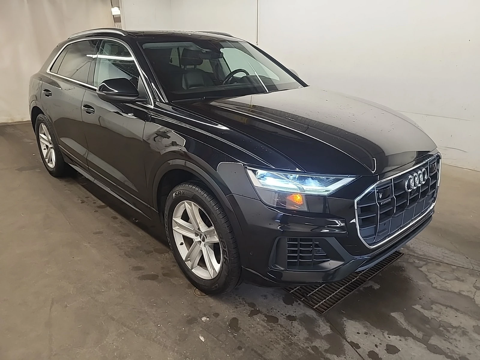 Audi Q8 PROGRESSIV| DISTRONIC| PANO| 360| КЛЮЧА| , снимка 2 - Автомобили и джипове - 55986859