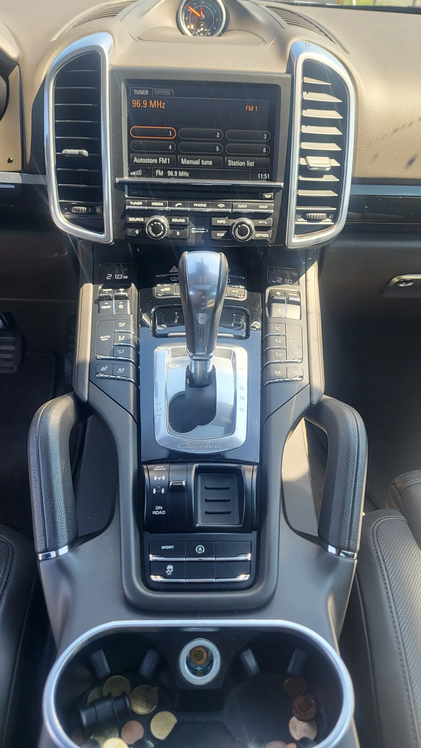 Porsche Cayenne 3.6 бензин, снимка 11 - Автомобили и джипове - 56438114