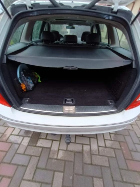 Mercedes-Benz C 180, снимка 13