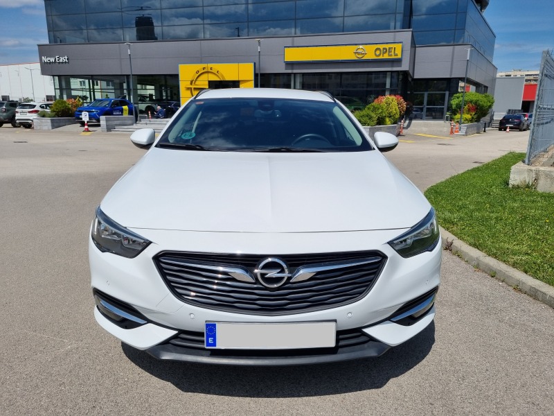 Opel Insignia SPORTS TOURER 1.5 TURBO 82000км, снимка 8 - Автомобили и джипове - 46455776