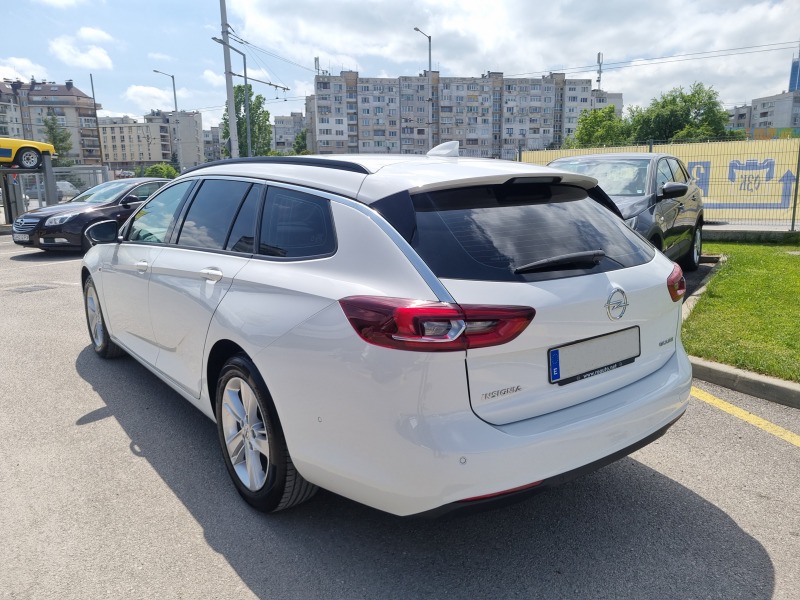 Opel Insignia SPORTS TOURER 1.5 TURBO 82000км, снимка 4 - Автомобили и джипове - 46455776