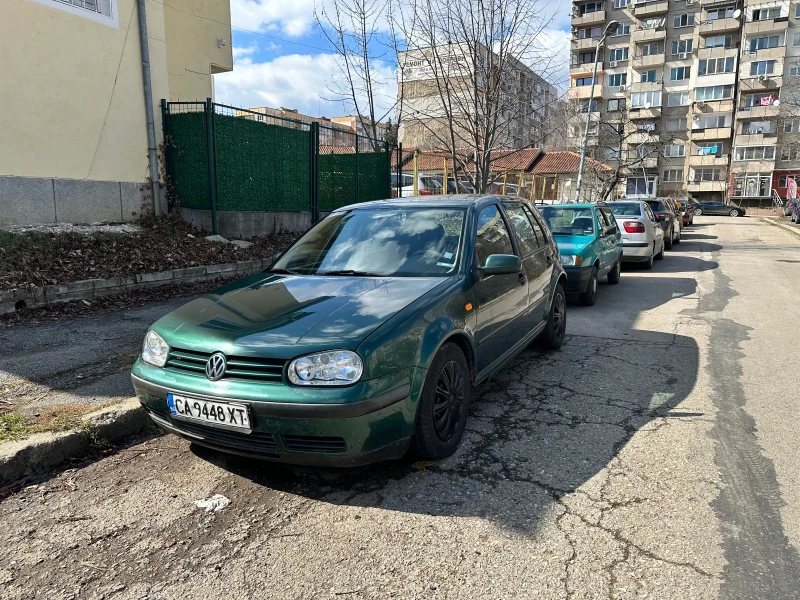 VW Golf, снимка 1 - Автомобили и джипове - 49351015