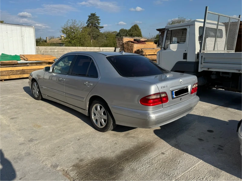 Mercedes-Benz E 220 2.2 Cdi 143k.c, снимка 4 - Автомобили и джипове - 49509342