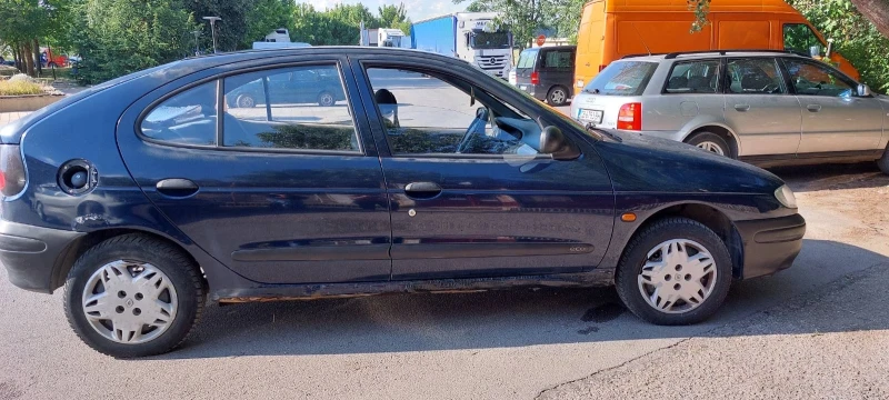 Renault Megane, снимка 12 - Автомобили и джипове - 52387778