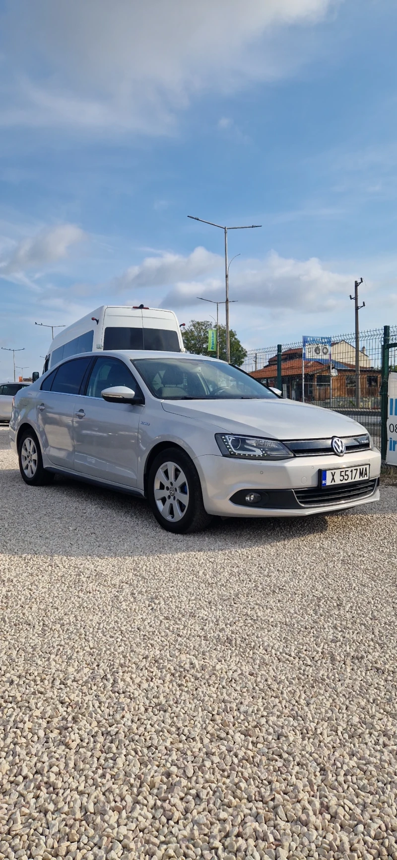 VW Jetta 1.4i-170к.с. ХИБРИД, снимка 2 - Автомобили и джипове - 51830810