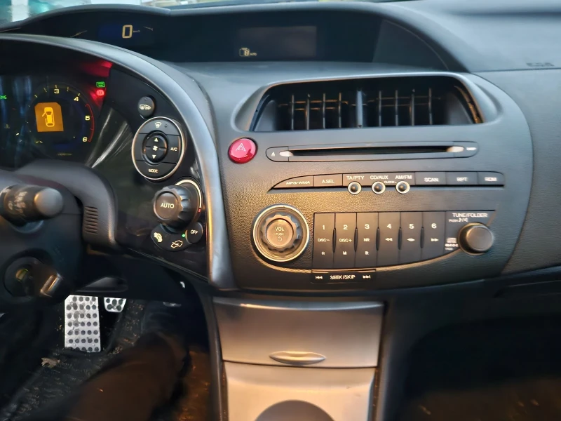 Honda Civic 8, снимка 12 - Автомобили и джипове - 52644453