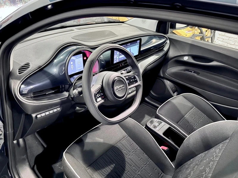 Fiat 500 42 KWh , 2023г , 19000км, снимка 9 - Автомобили и джипове - 52531515
