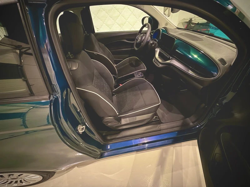 Fiat 500 42 KWh , 2023г , 19000км, снимка 10 - Автомобили и джипове - 52531515