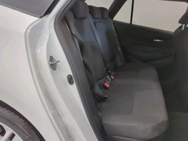 Toyota Corolla 1.8 Hybrid Active , снимка 4 - Автомобили и джипове - 52630454