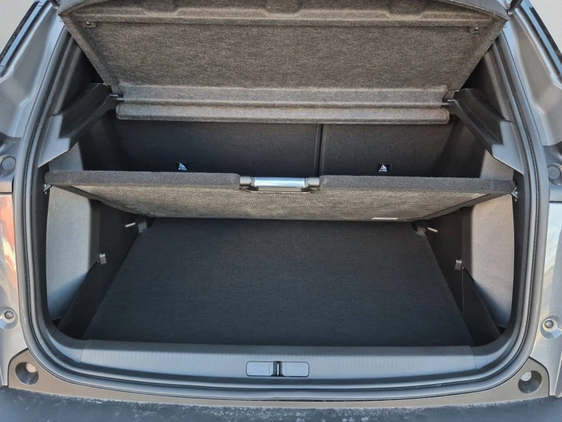 Peugeot 2008 GT 1.2 PureTech 145 HYBRID 48V e-DCS6 , снимка 16 - Автомобили и джипове - 53149531