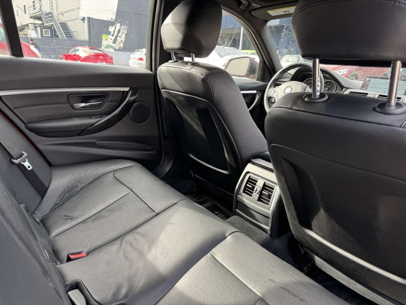 BMW 330  2.0L TwinPower Turbo Inline-4, снимка 9 - Автомобили и джипове - 53441176