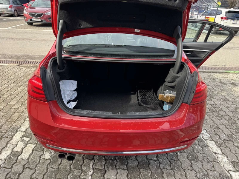 BMW 330  2.0L TwinPower Turbo Inline-4, снимка 13 - Автомобили и джипове - 53441176