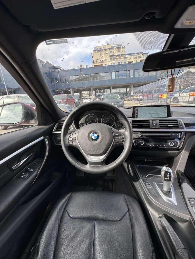 BMW 330  2.0L TwinPower Turbo Inline-4, снимка 12 - Автомобили и джипове - 53441176