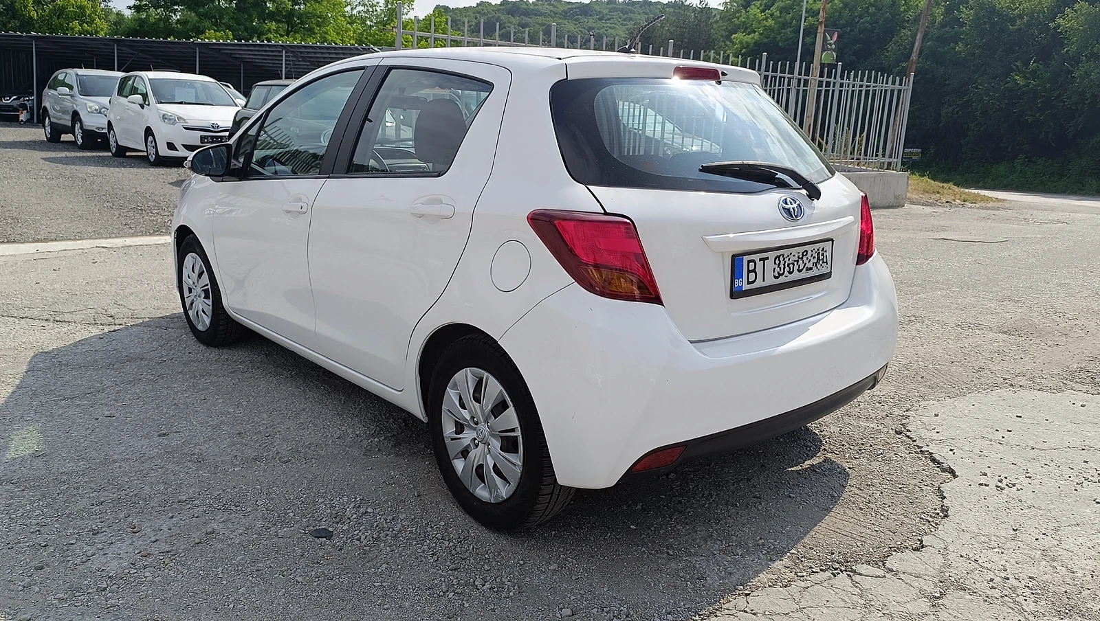 Toyota Yaris 1.5 Hybrid - изображение 3