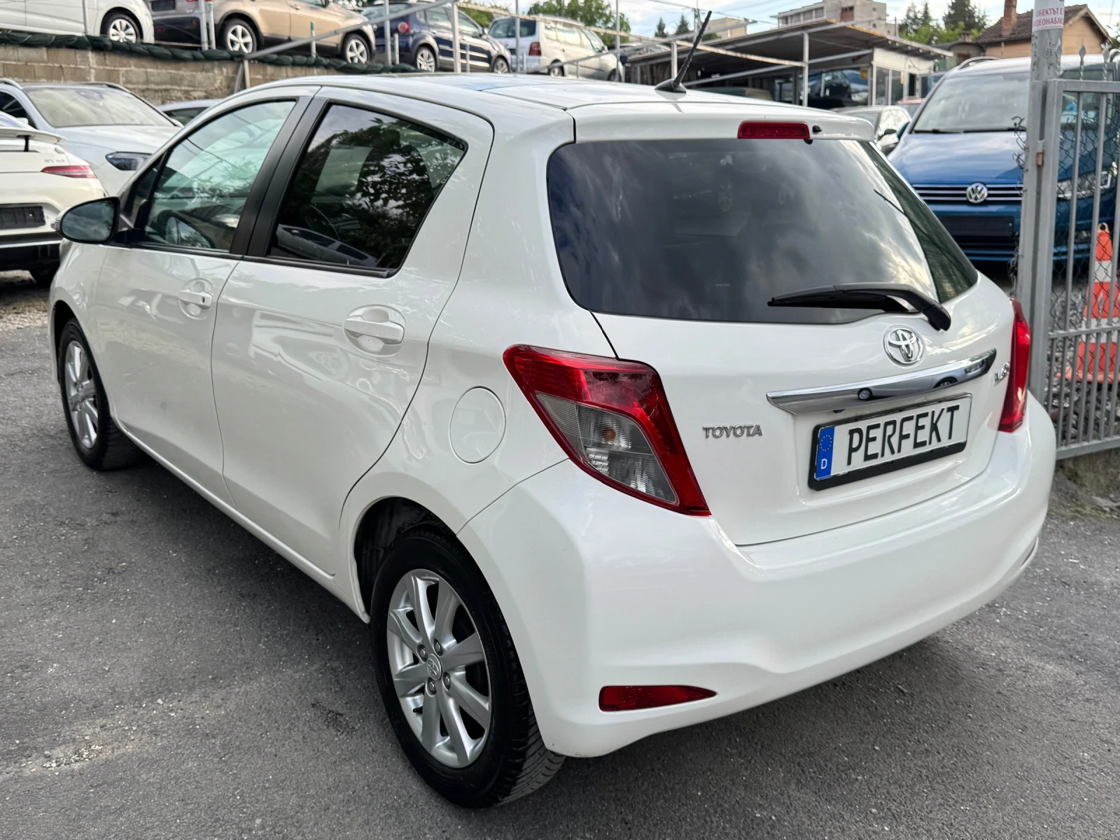 Toyota Yaris 1.4D4D Automat* Executive - изображение 6