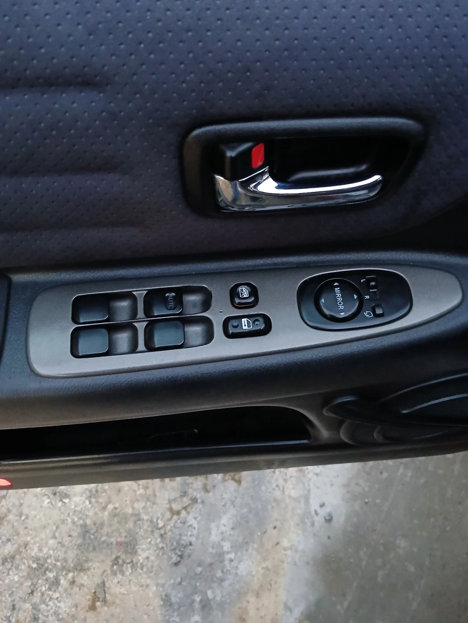 Lexus IS 200  - изображение 10