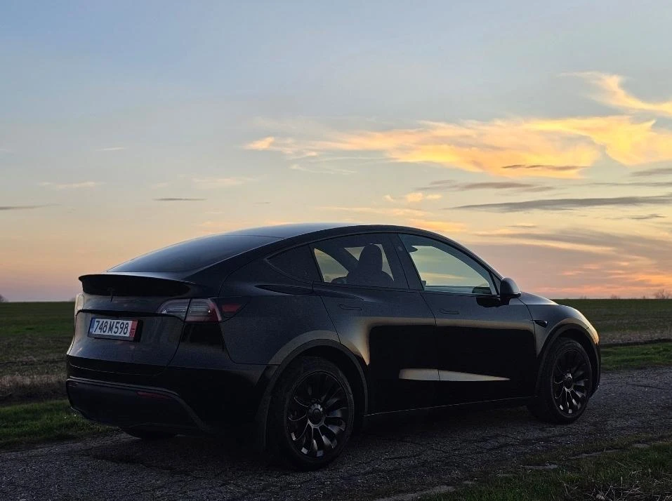Tesla Model Y 11000 , 2025  | Mobile.bg   6